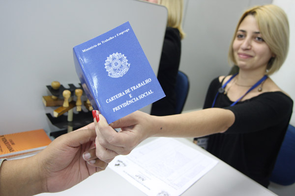 CARTEIRA-DE-TRABALHO-E-PREVIDENCIA-SOCIAL